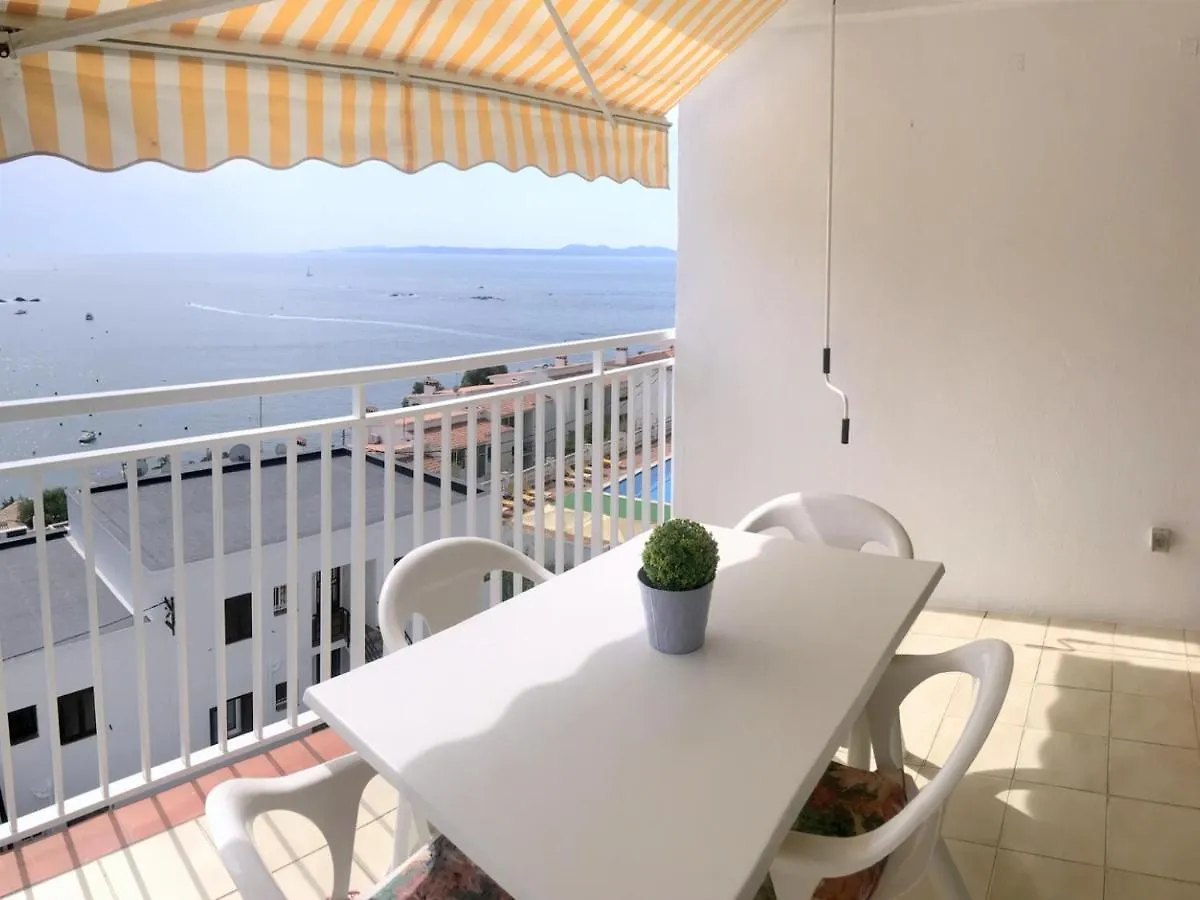 Mataro Apartment Roses